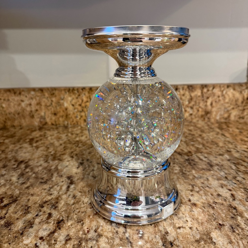 Bath & Body Works Lights Snow Globe Spin Snowflake Pedestal Candleholder Holiday